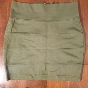Limité Military Green Pencil Skirt